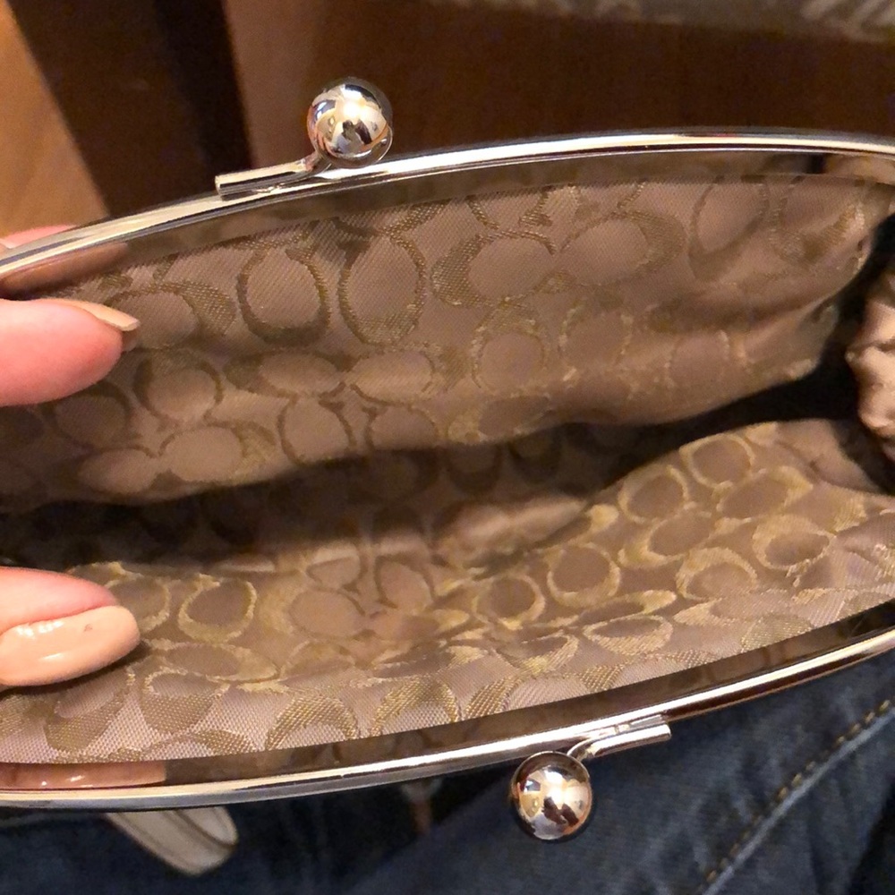 Coach wristlet - Picture 3 of 3